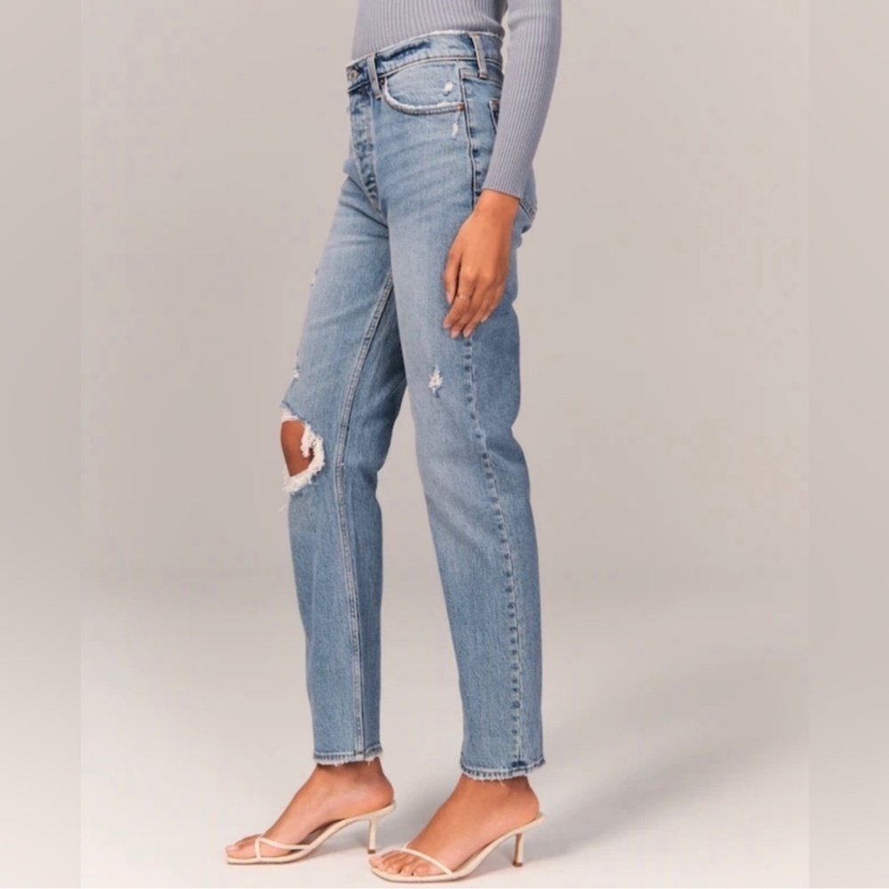 Abercrombie & Fitch Light Blue High-Rise Distressed Straight Jeans - Picture 3 of 13
